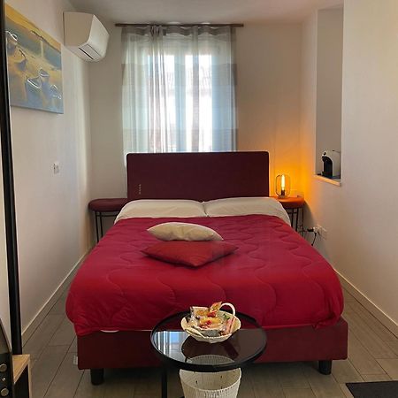 Dimora Di Charme Peschiera Del Garda Apartment Luaran gambar