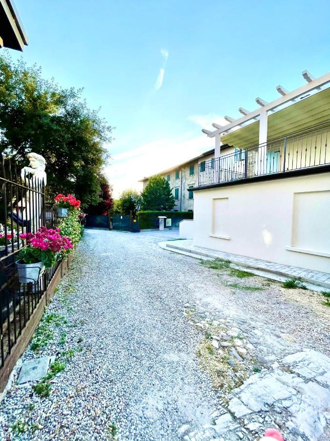 Dimora Di Charme Peschiera Del Garda Apartment Luaran gambar